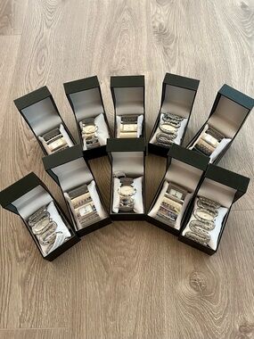 Resellers $4950 bundle lot of 10 Roberto Cavalli watches